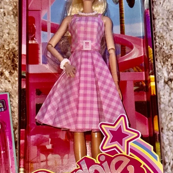 Barbie The Movie Doll, Margot Robbie - Picture 8 of 8